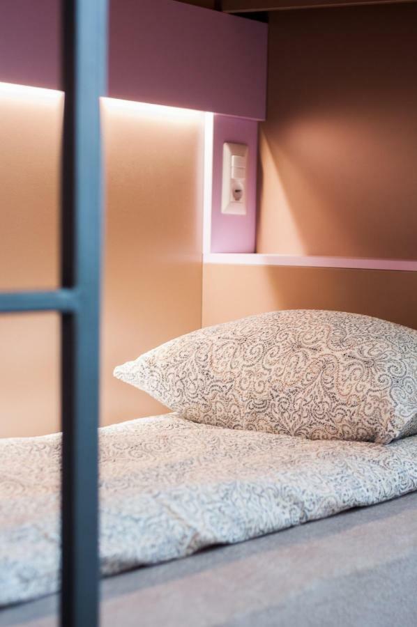 פריזרן Ura Hostel מראה חיצוני תמונה