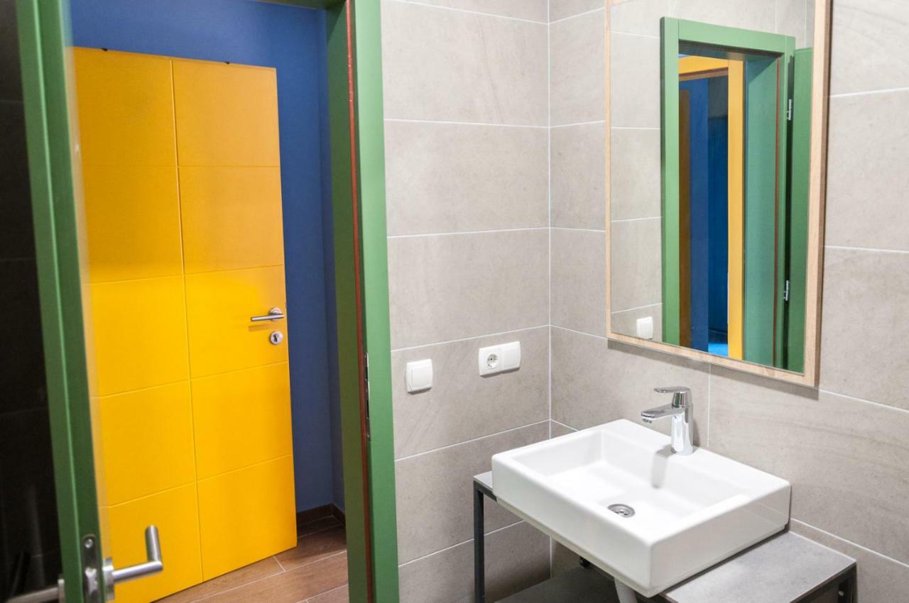 פריזרן Ura Hostel מראה חיצוני תמונה