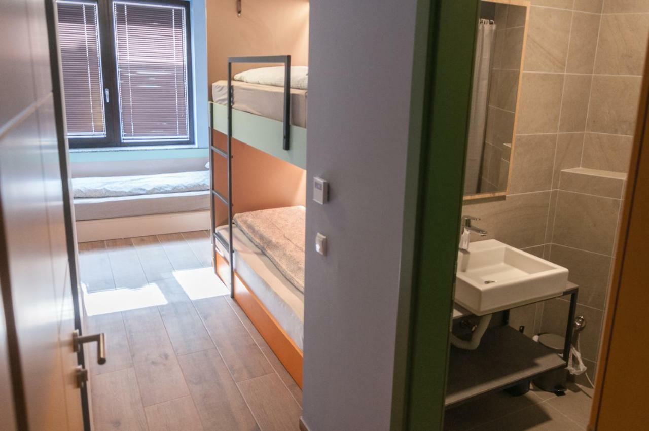 פריזרן Ura Hostel מראה חיצוני תמונה
